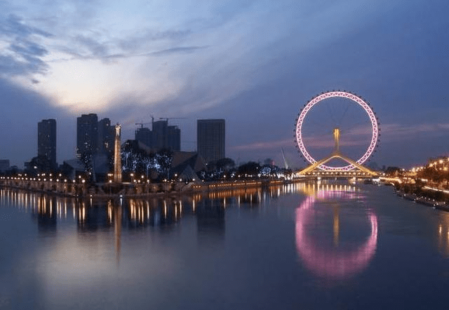 天津,城市发展的典范与双重挑战